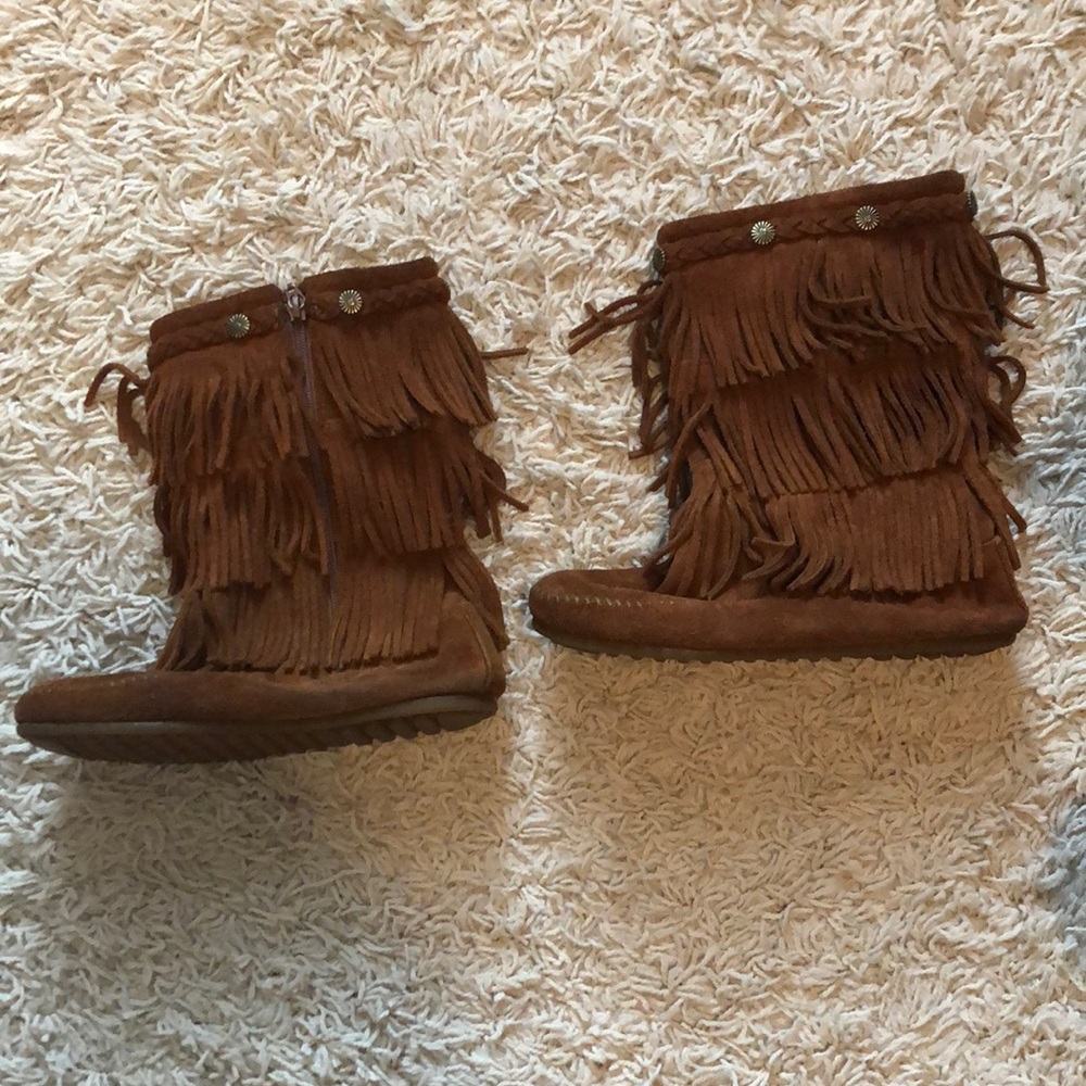 Minnetonka fringe boots